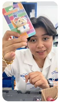 UGC — farmacia mostrando tarjeta
